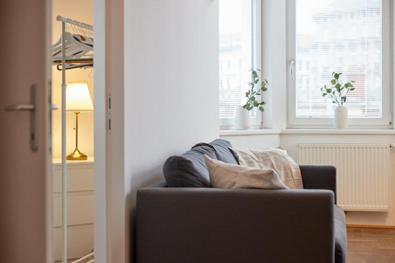 Beautiful Restored - Close To Metro - II Wina Bagian luar foto