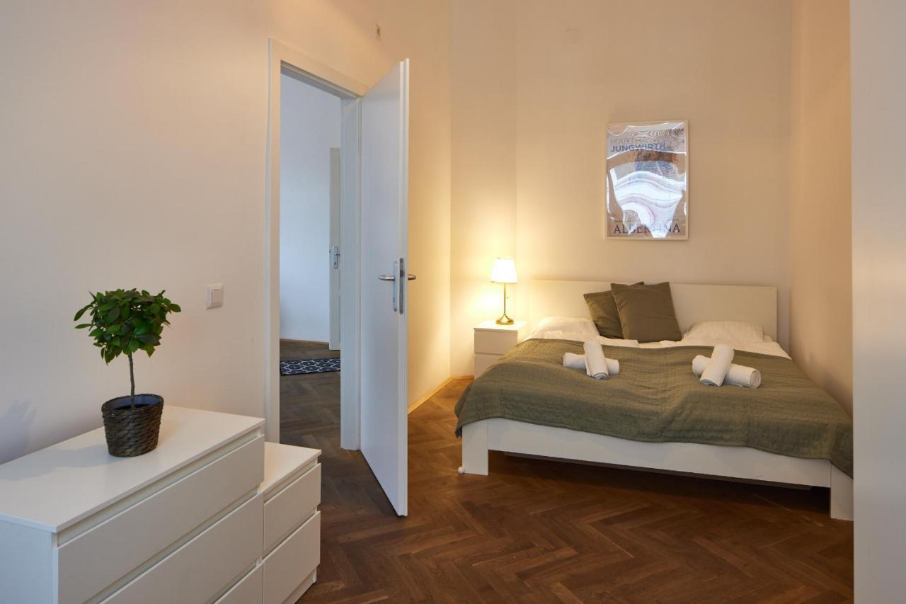 Beautiful Restored - Close To Metro - II Wina Bagian luar foto