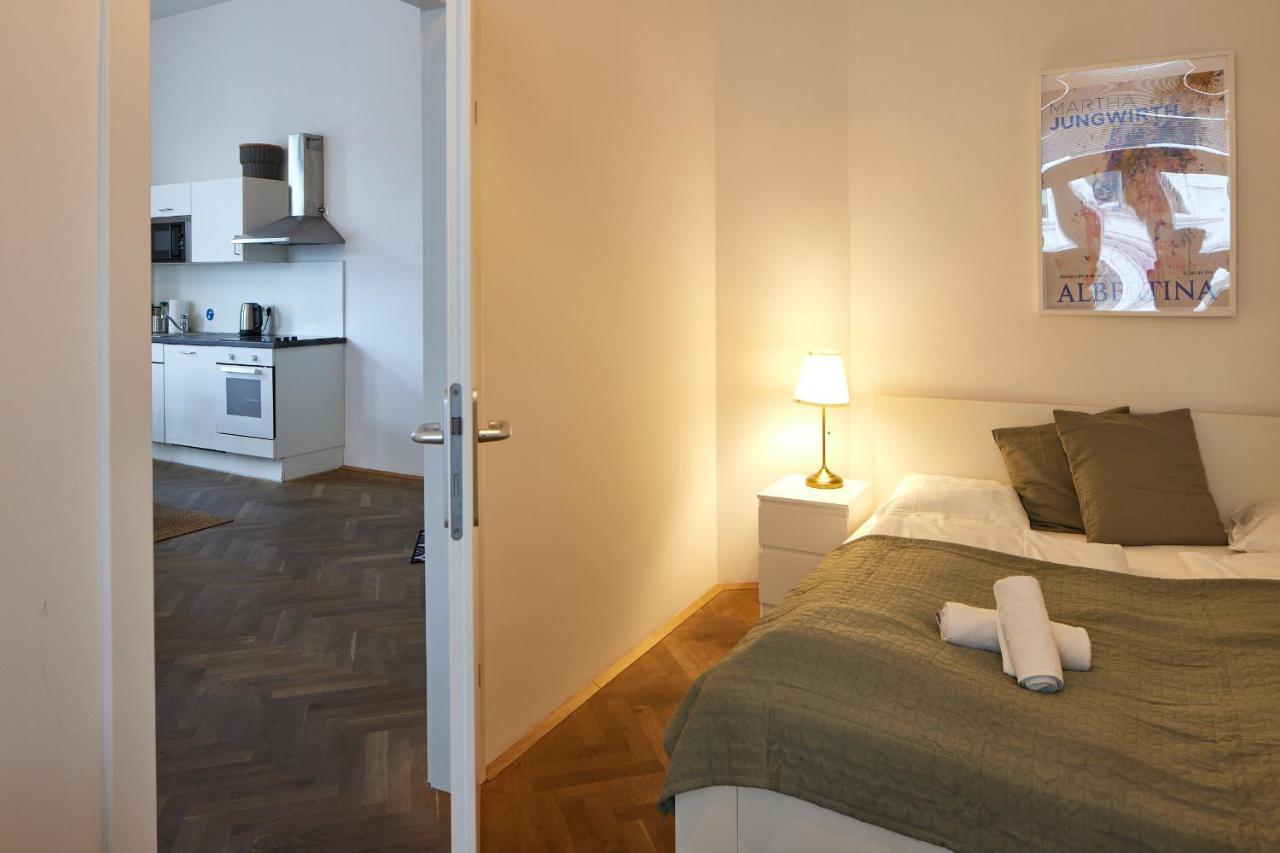 Beautiful Restored - Close To Metro - II Wina Bagian luar foto