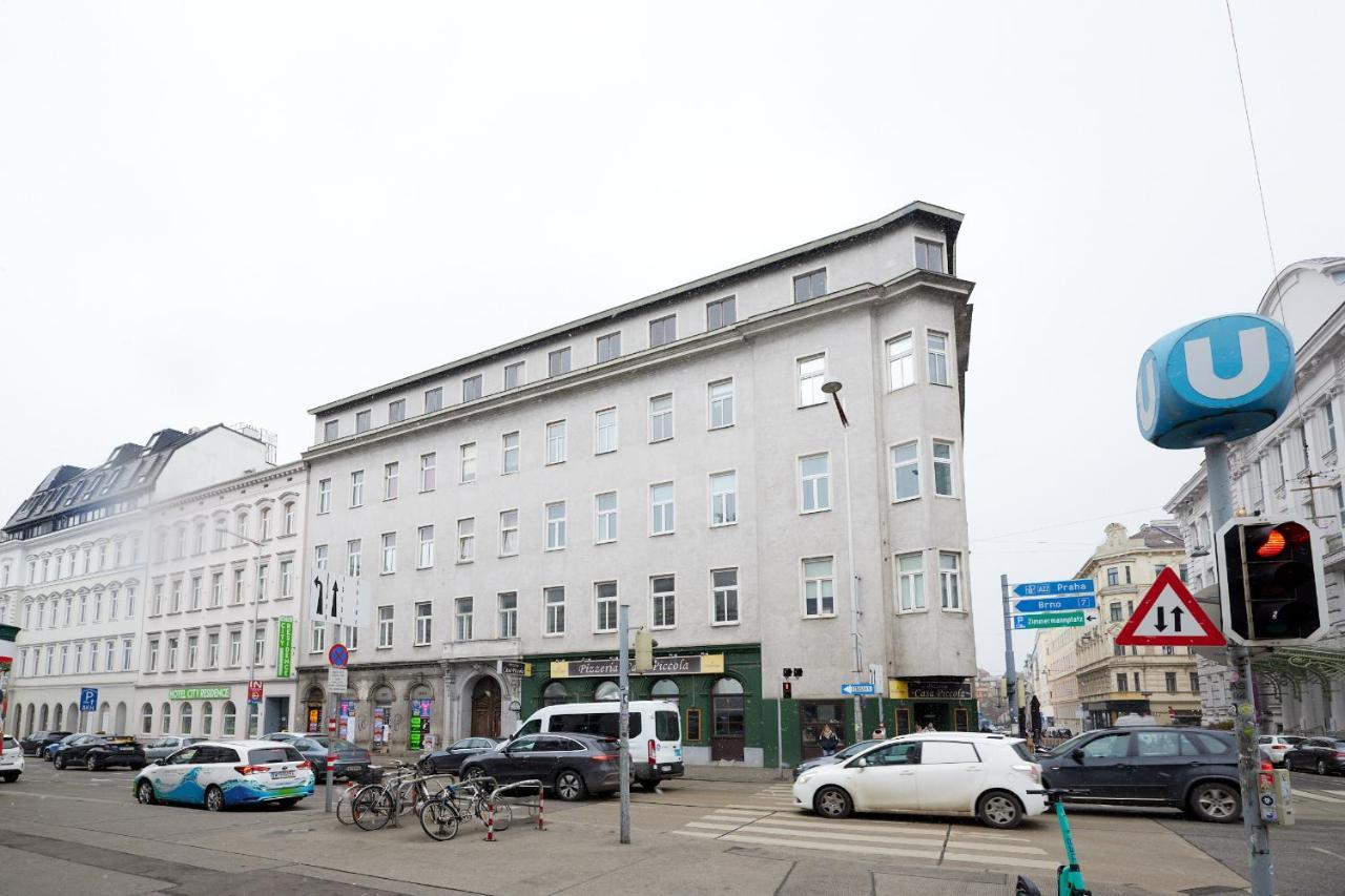 Beautiful Restored - Close To Metro - II Wina Bagian luar foto