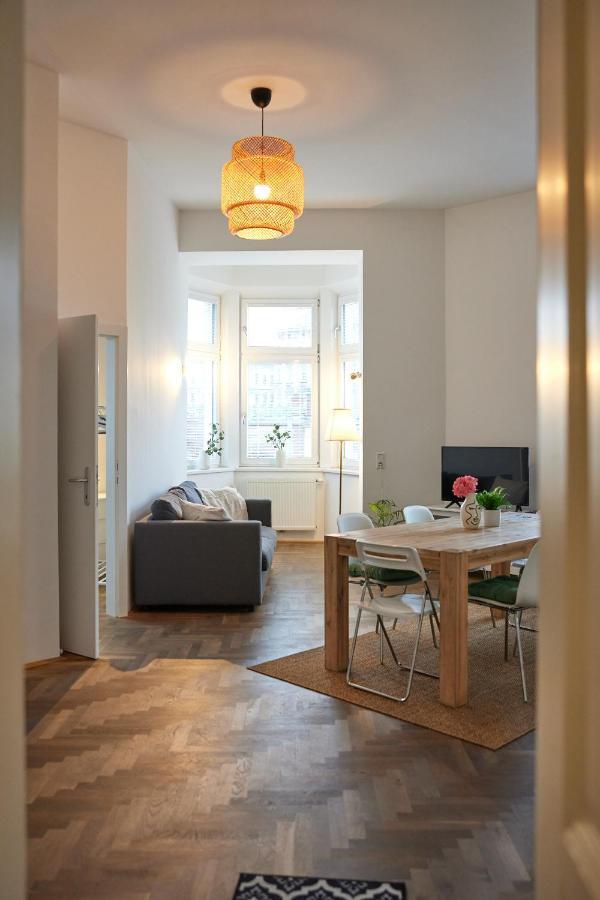 Beautiful Restored - Close To Metro - II Wina Bagian luar foto