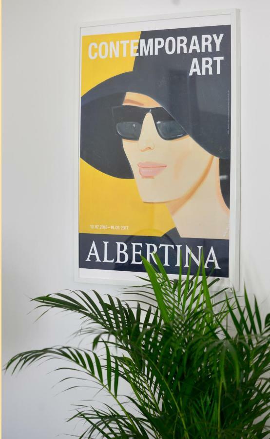 Beautiful Restored - Close To Metro - II Wina Bagian luar foto